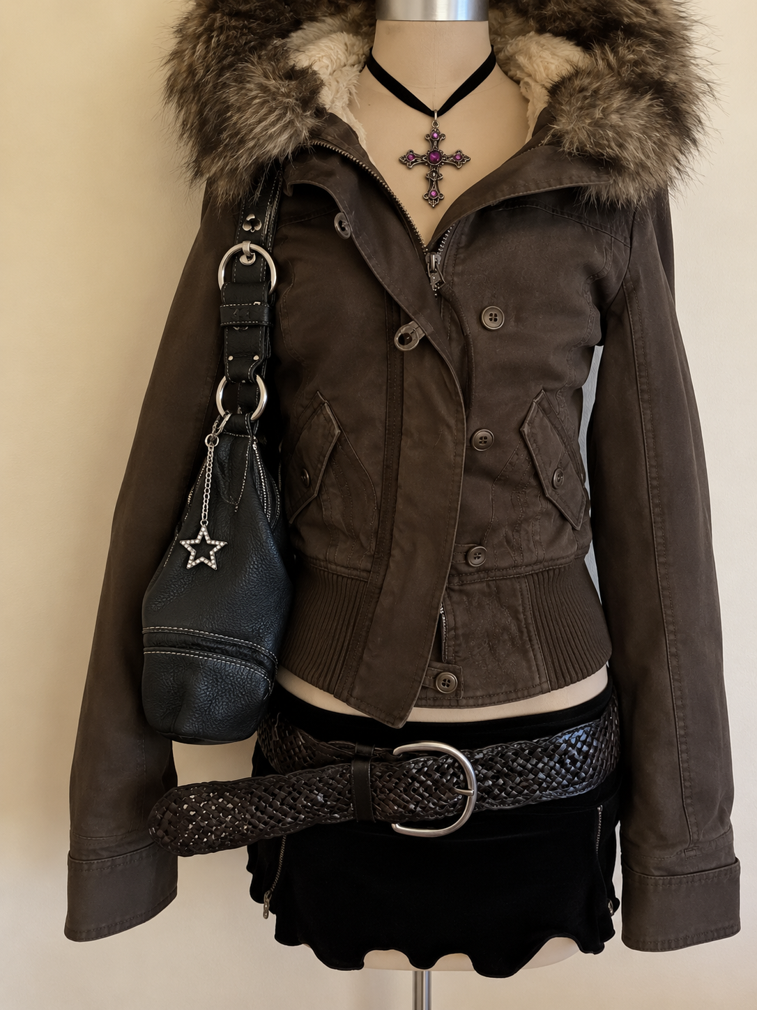 Braune Jacke mit Fellkragen